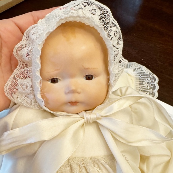 Marie Shay Beautiful Christening Porcelain Doll Full Gown 2 Pillows Vintage - Picture 2 of 16
